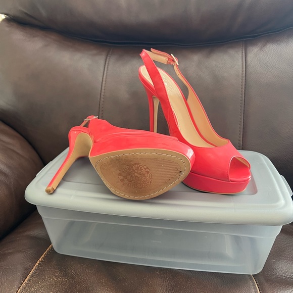 Pink high heels - Picture 3 of 4